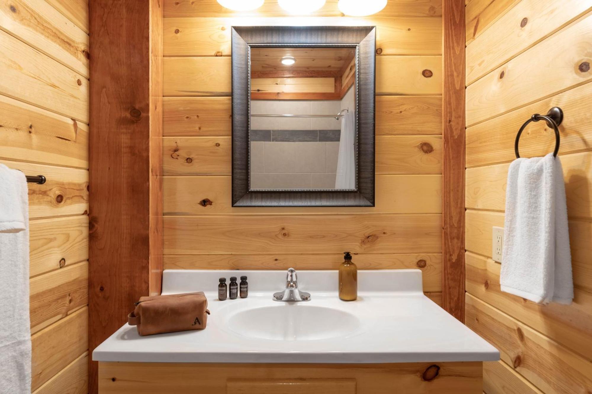 Sugarland By Avantstay Sleeps 28 Home Theatre Two Hot Tubs Indoor Pool Incredible Views Pigeon Forge Exterior photo